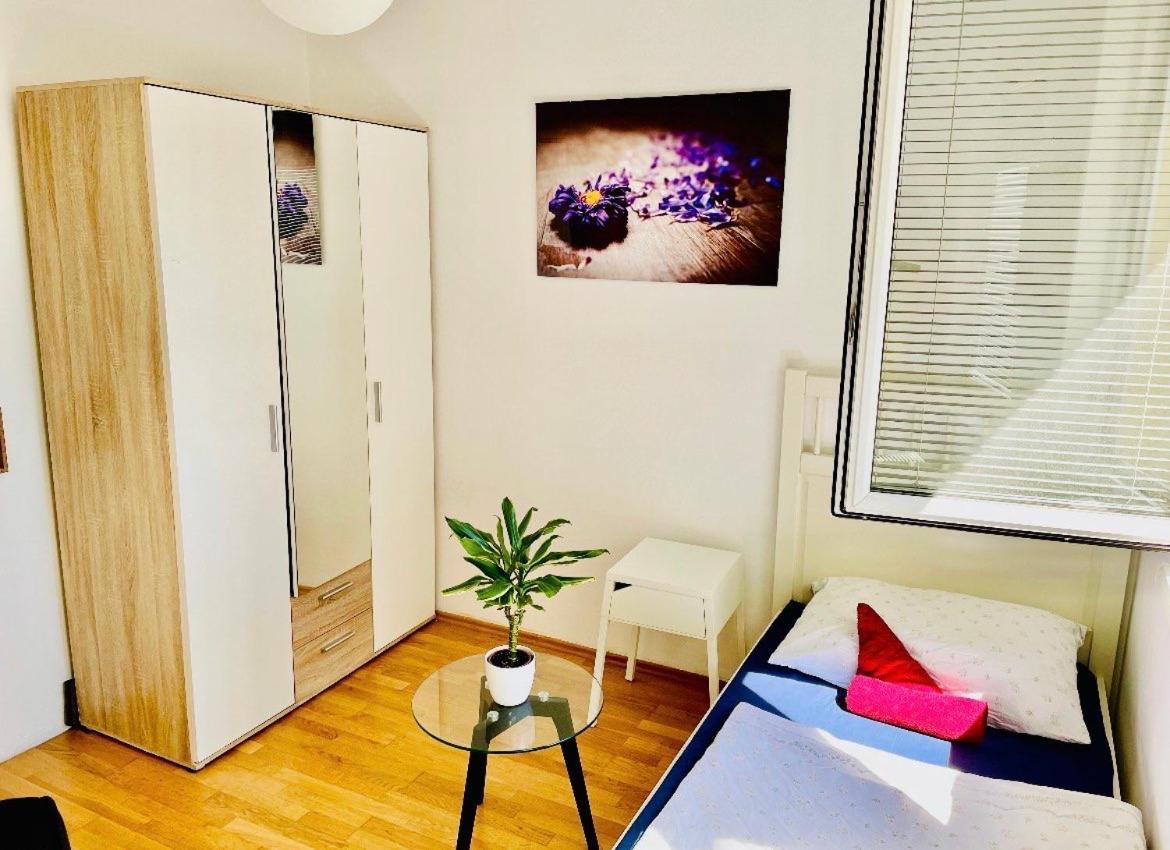 Das Zimmer Im Wiener Haus Exterior foto